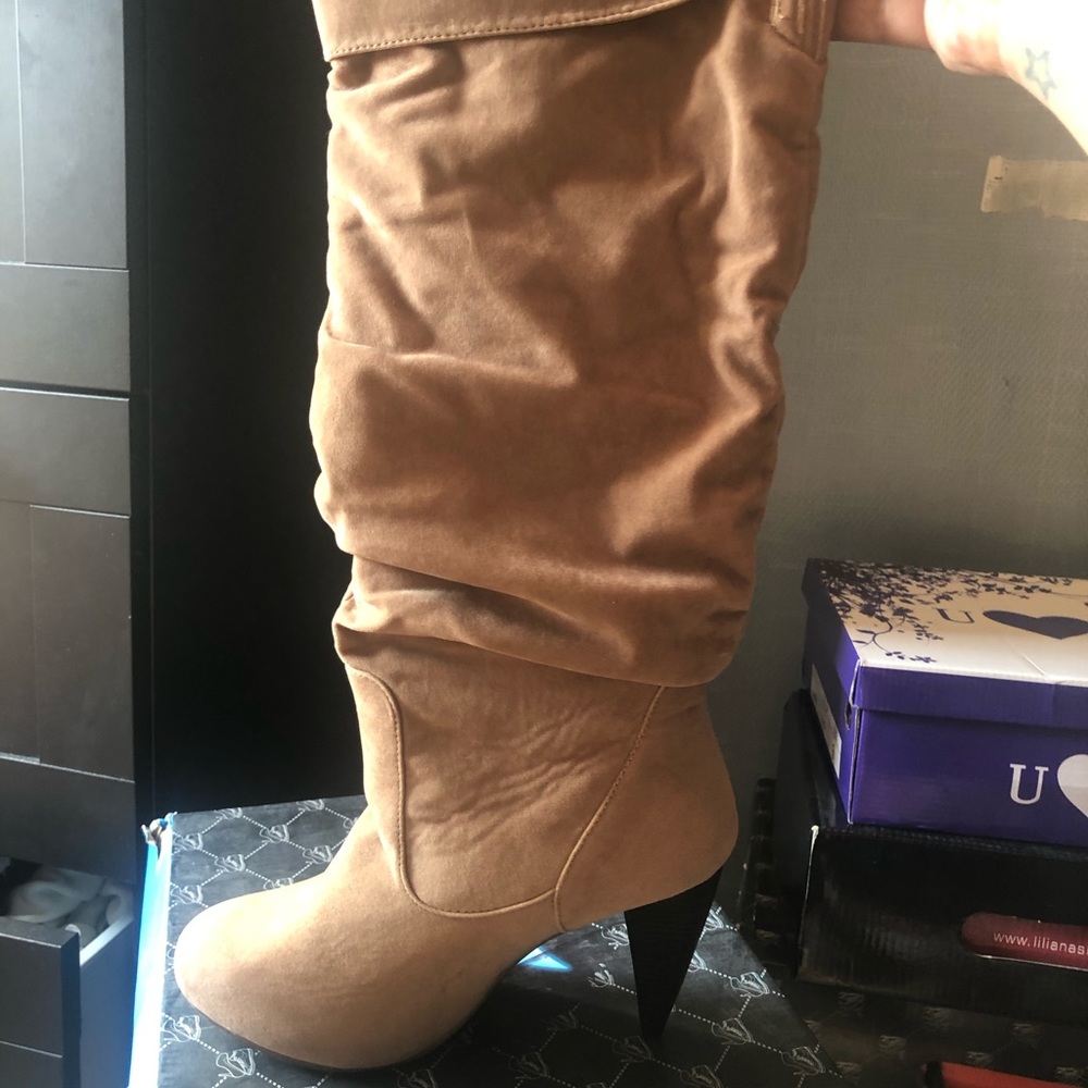 Tripe suede Mid knee boots